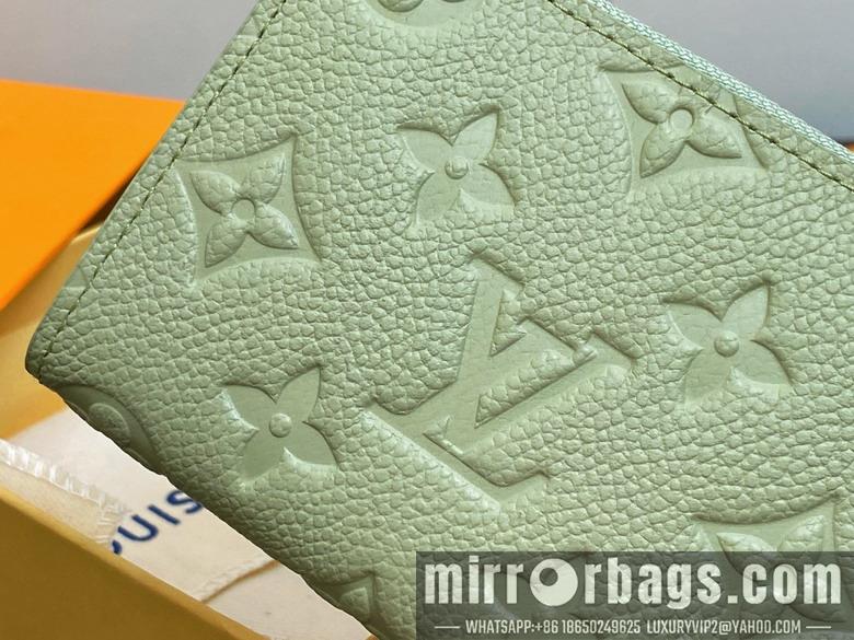 LV Bags Compact M13801 11x8.5x1.5cm gf2
