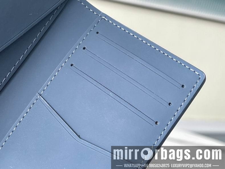 LV Bags Aerogram M81028 8x11x1 cm gf