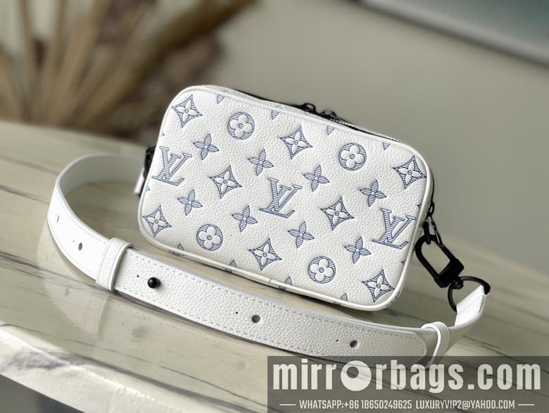 LV Bags Alpha M83383 11x18.5x6.5cm gf