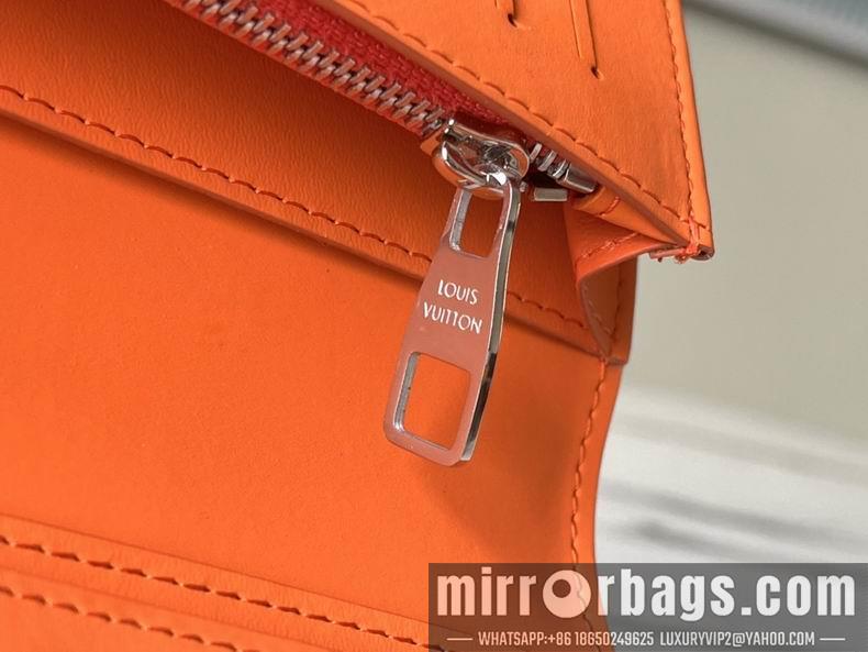 LV Bags Aerogram M81153 10x19x2 cm gf