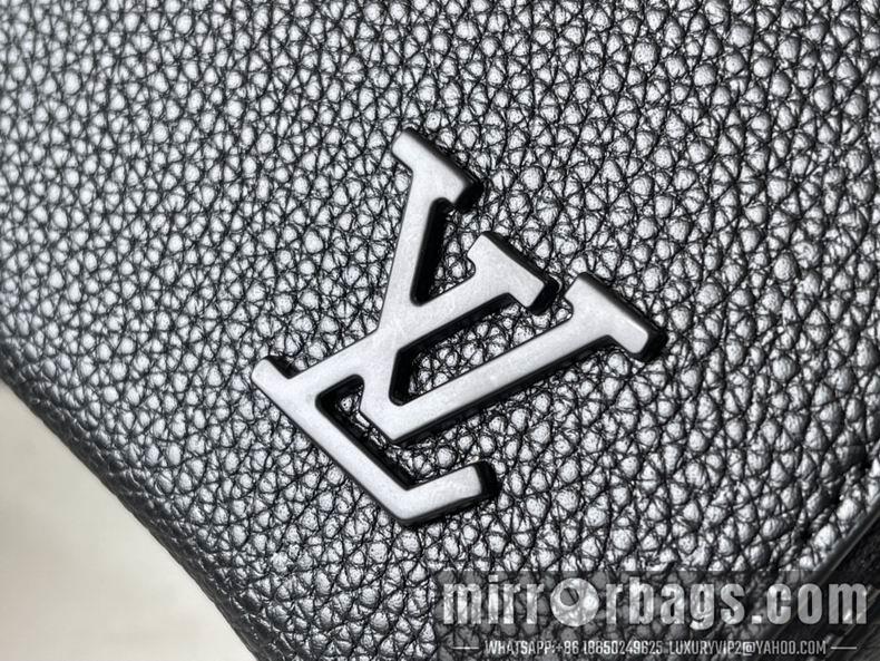 LV Bags Alpha Wearable M59161 18.5x11x6.5cm gf