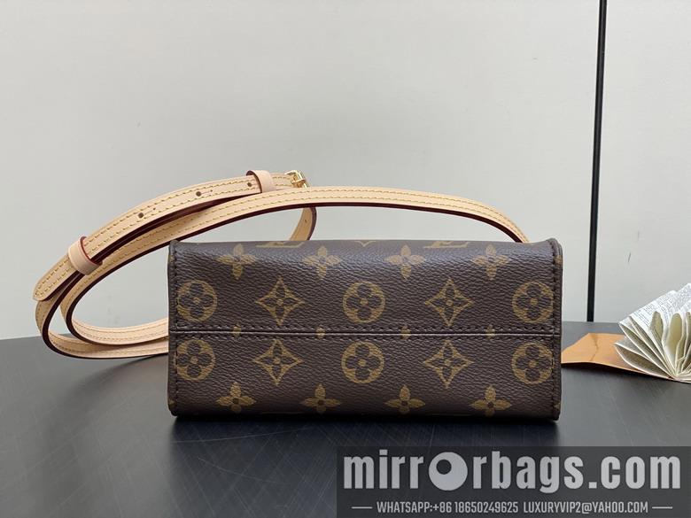 LV Bags On M13668 18x15x8.5cm gf