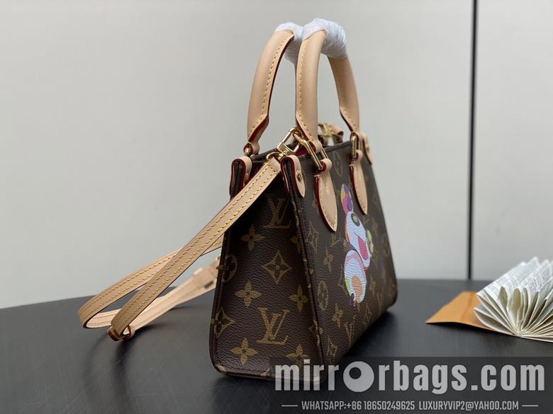 LV Bags On M13668 18x15x8.5cm gf