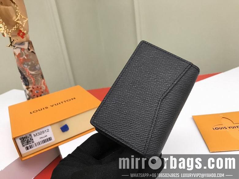 LV Bags M32912 11X7cm
