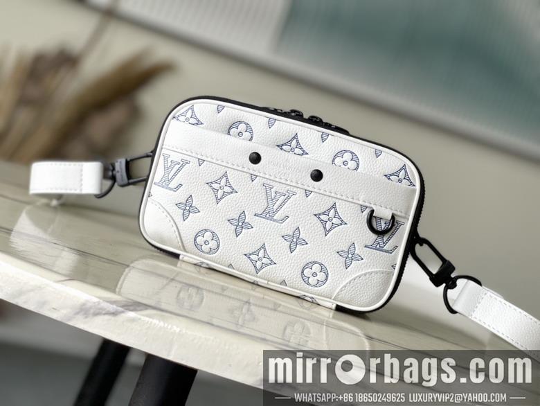 LV Bags Alpha M83383 11x18.5x6.5cm gf