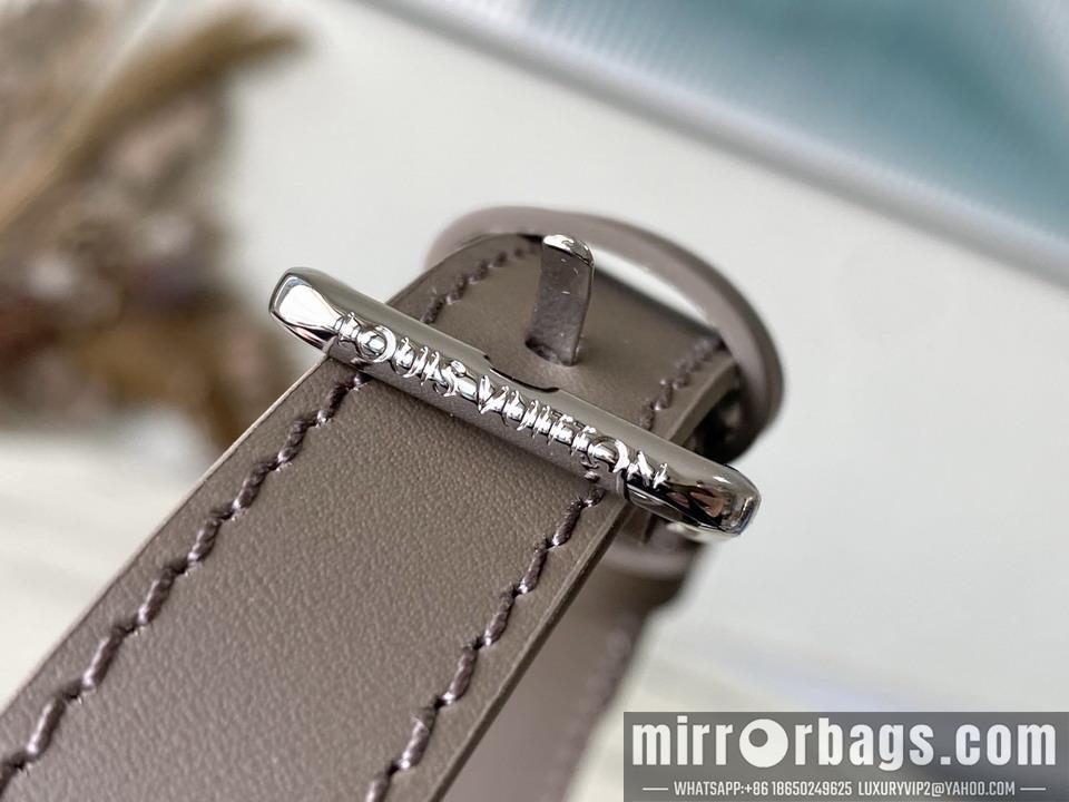 LV Bags Fastline M11484 17.3x12x7cm gf