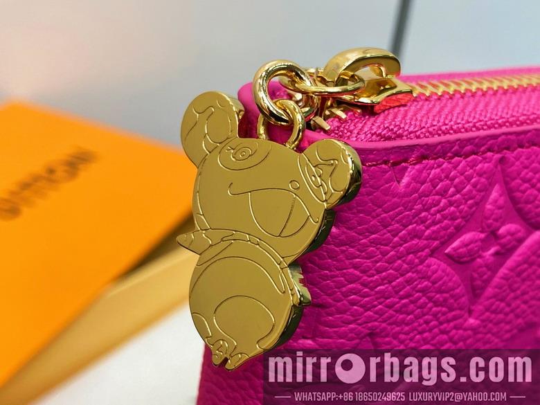 LV Bags TM M13618 19.5x10.5x2.5cm gf1