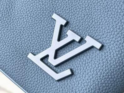 LV Bags Aerogram M81029 30x22x5 cm gf