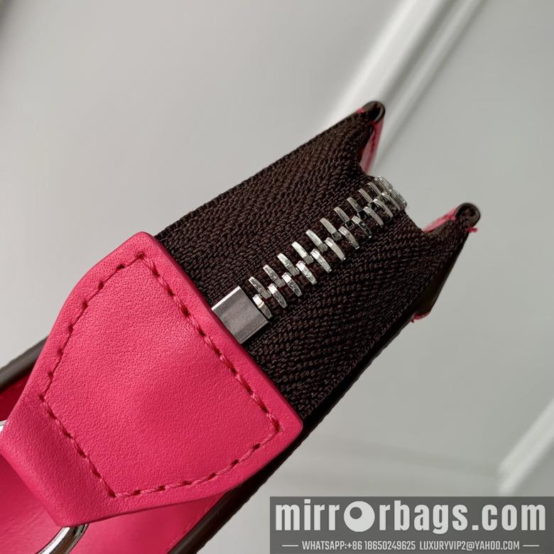 LV Bags Alpha M81124 18.5x11x6.5cm gf4