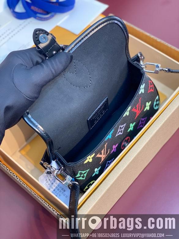 LV Bags M14194 19X10.5X6cm