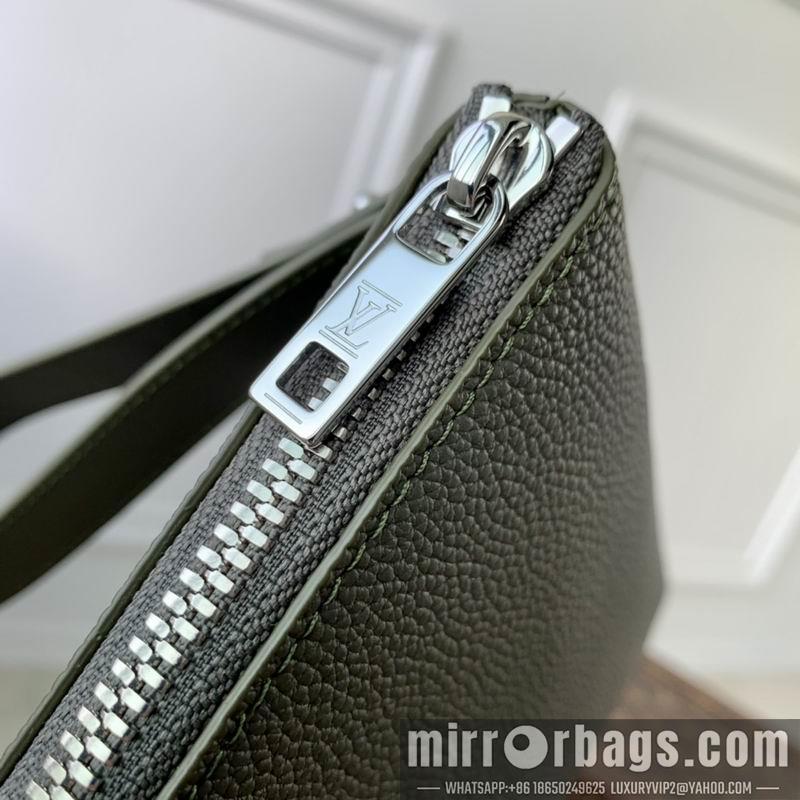 LV Bags Aerogram iPad M69837军绿 30x22x5cm gf