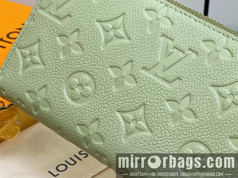 LV Bags TM M13618 19.5x10.5x2.5cm gf2