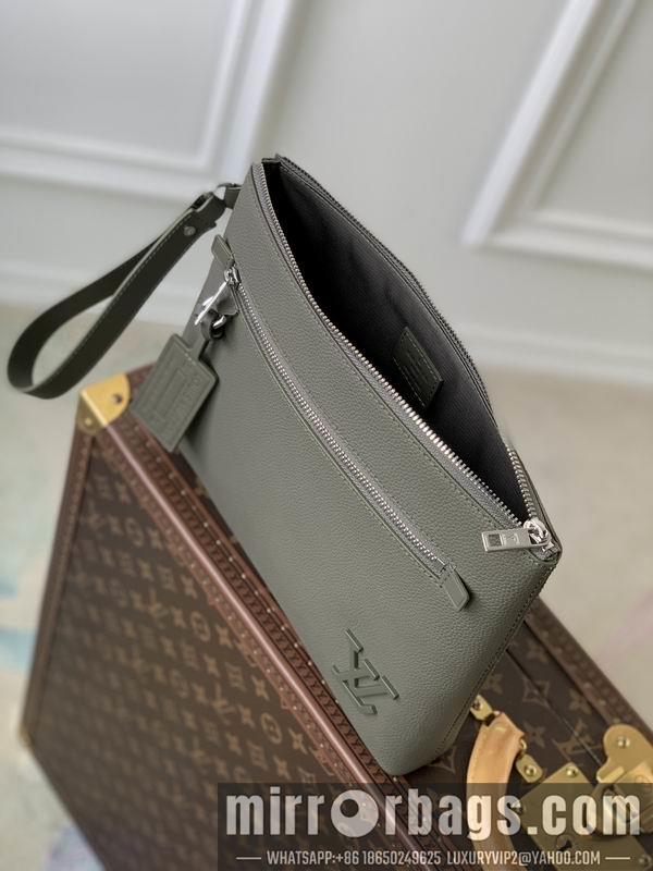 LV Bags Aerogram iPad M69837军绿 30x22x5cm gf