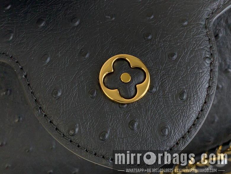 LV Bags Cap m11908 17.3x9x27cm gf3