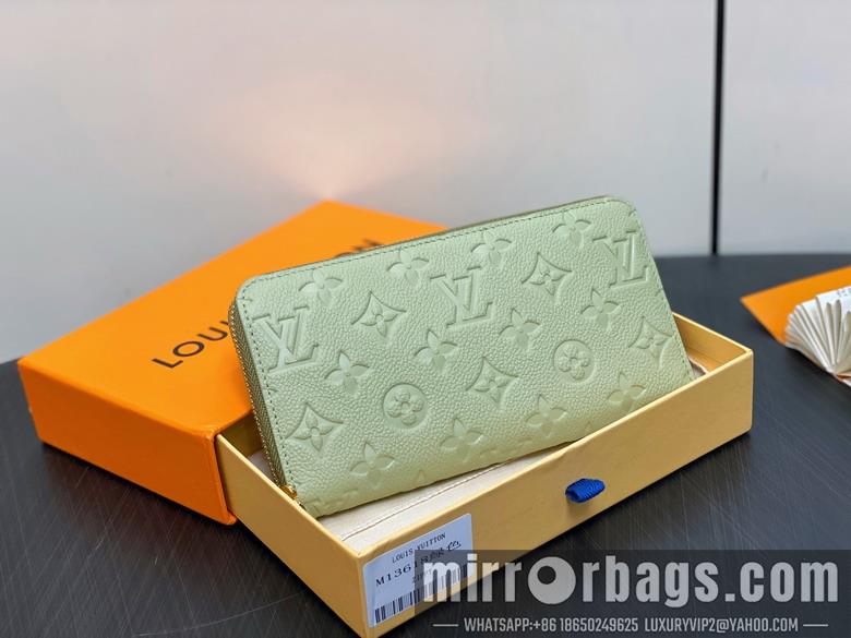 LV Bags TM M13618 19.5x10.5x2.5cm gf2