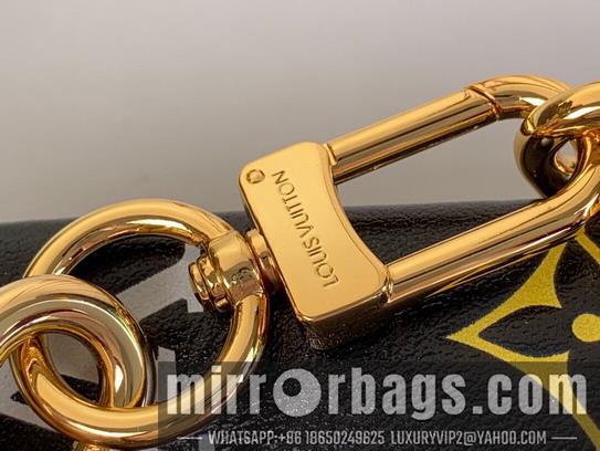 LV Bags Coussin m13232 16x7x21cm gf