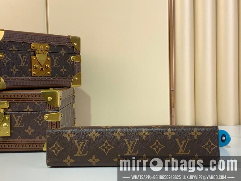 LV Bags Voyage m12815 21x6x27cm gf2
