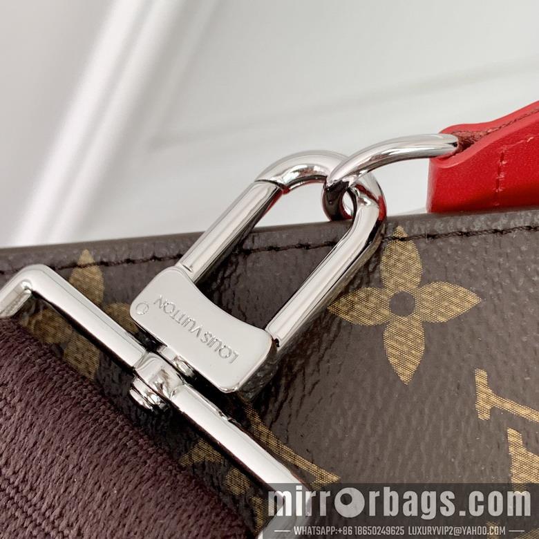 LV Bags Alpha M81124 18.5x11x6.5cm gf3