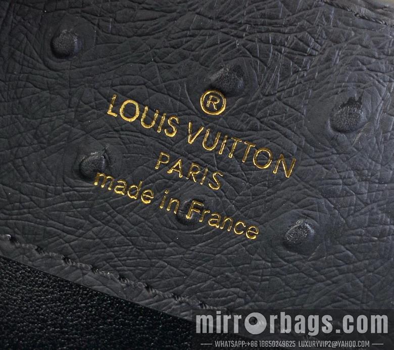 LV Bags Cap m11908 17.3x9x27cm gf3