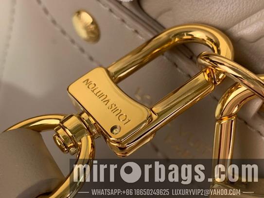 LV Bags Backpack M13358 26x10x21cm gf