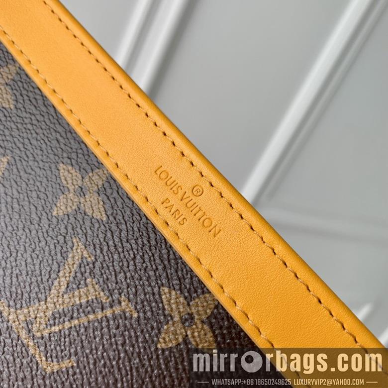 LV Bags Alpha M81124 18.5x11x6.5cm gf1