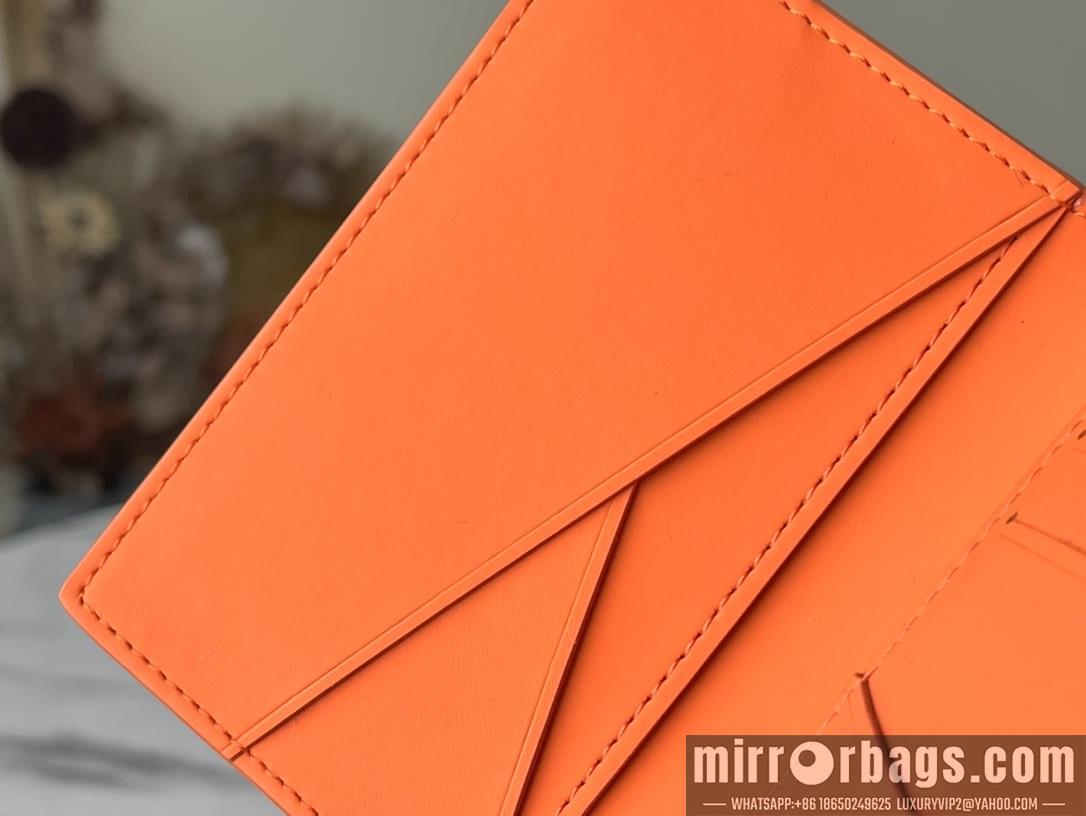 LV Bags Aerogram M81028 8x11x1 cm gf