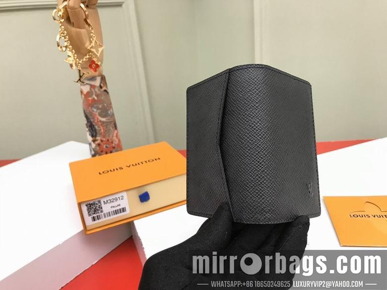 LV Bags M32912 11X7cm