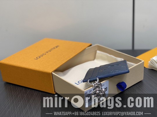 LV Bags Charms M26525 10.2x7.3x0.3cm gf