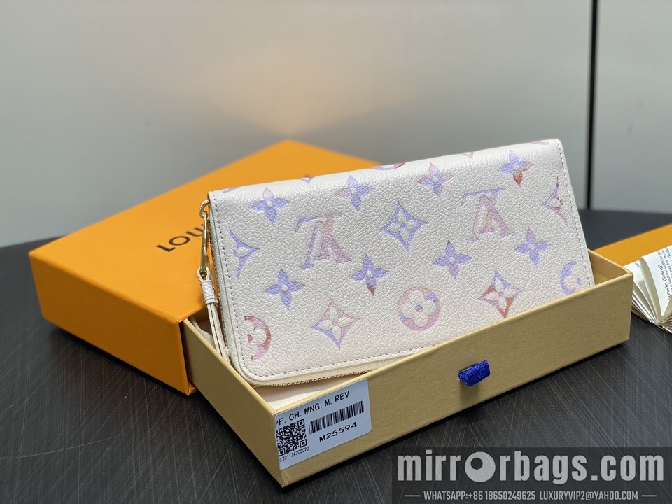 LV Bags Zippy M25594 7.7x4.1x1cm gf
