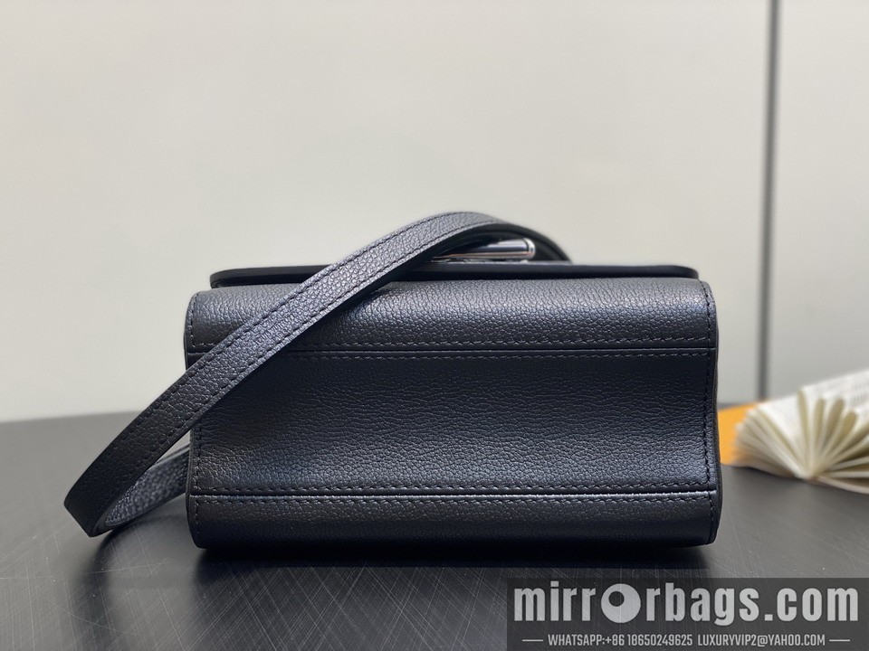 LV Bags Twist M14636 15x7x19cm gf