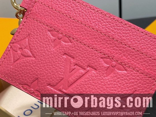 LV Bags Charms M13647 10.2x7.3x0.3cm gf