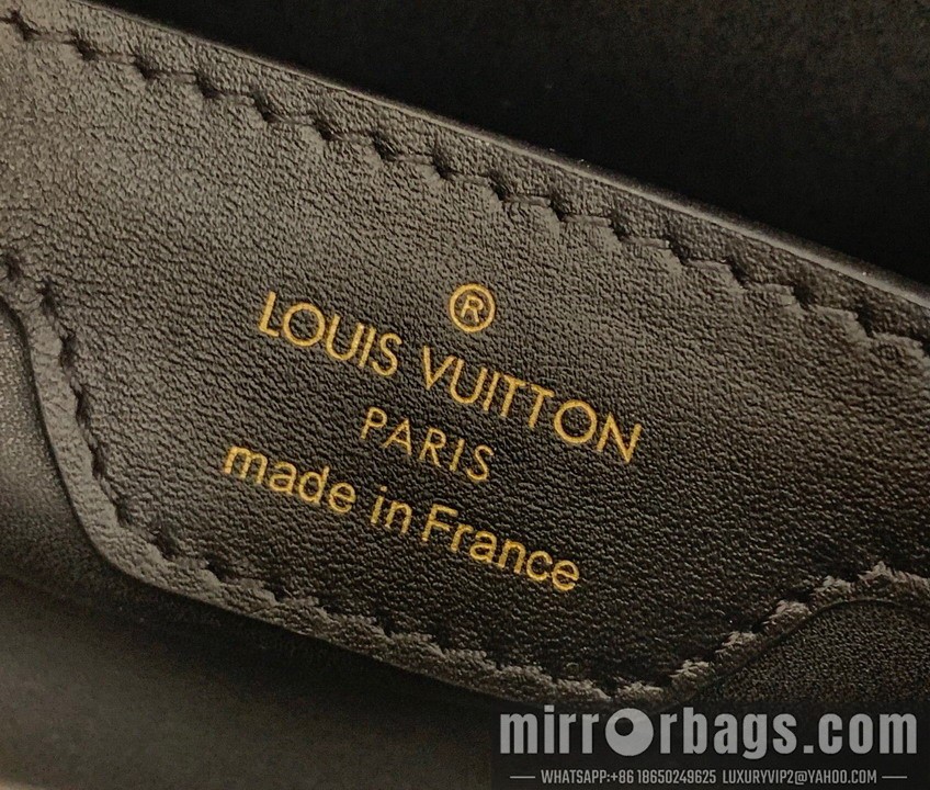 LV Bags Cap M83088 12x7x16cm gf1