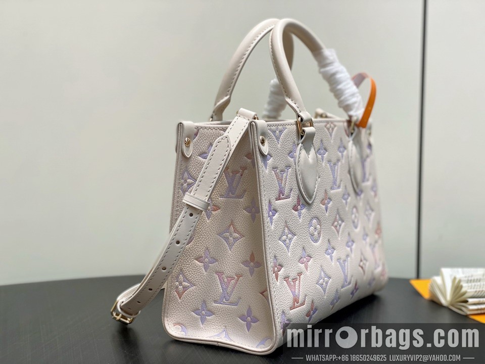 LV Bags On M25770 19x11.5x25cm gf