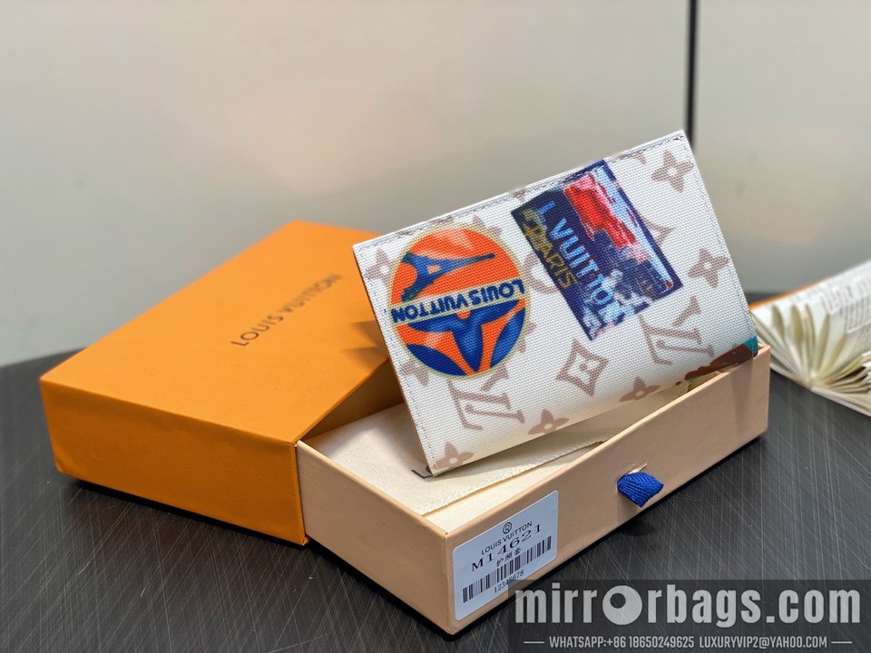 LV Bags M83519 10x14x2.5cm gf1