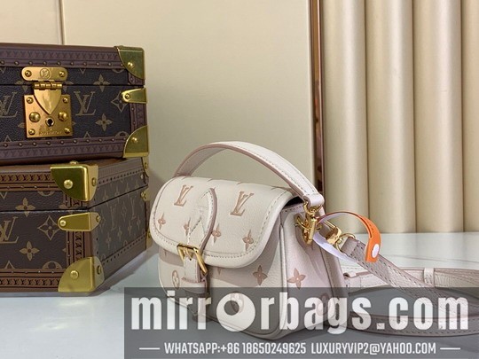 LV Bags Diane M13642 10.5x6x19cm gf