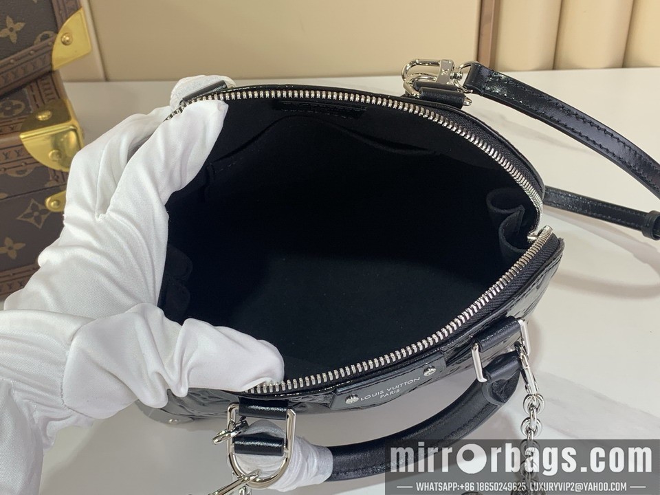 LV Bags Alma m27812 19x11x22cm gf