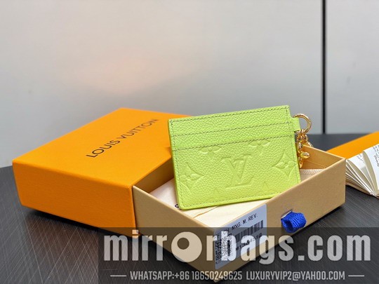 LV Bags Charms M13645 10.2x7.3x0.3cm gf