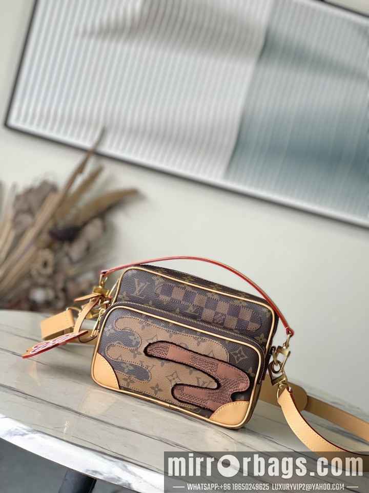 LV Bags Nil M26068 17.5x11x25cm gf