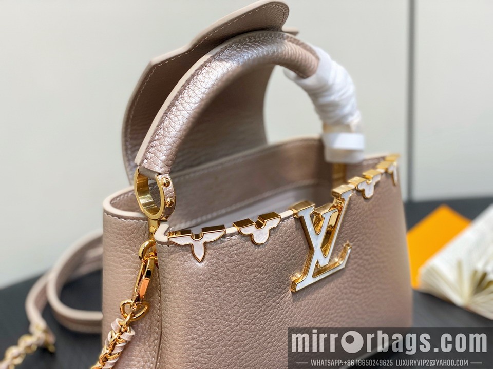LV Bags Cap M22436 21x14x8cm gf