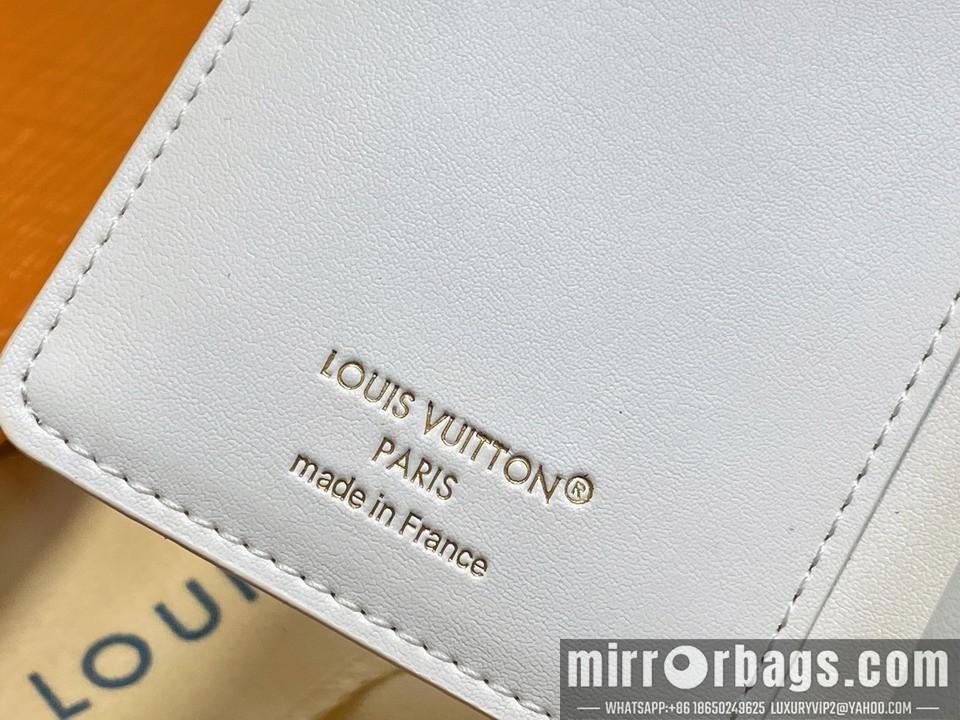 LV Bags Zippy M25601 11x8.5x3cm gf
