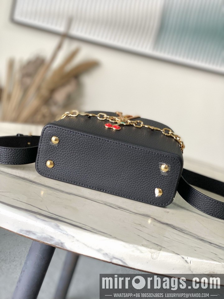 LV Bags Cap M13714 21x14x8cm gf