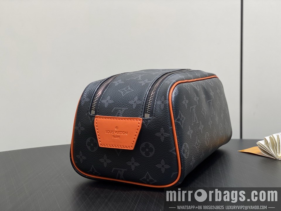 LV Bags Dopp Kit M15246 15x16.5x28cm gf1