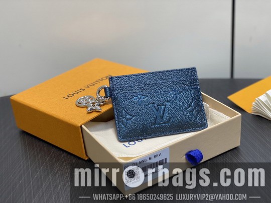LV Bags Charms M26525 10.2x7.3x0.3cm gf