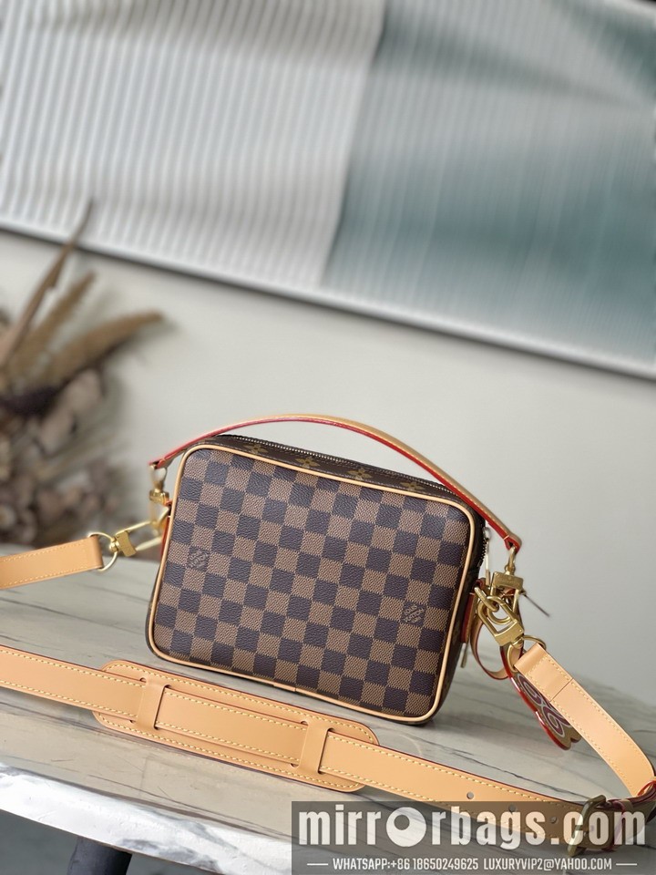 LV Bags Nil M26068 17.5x11x25cm gf