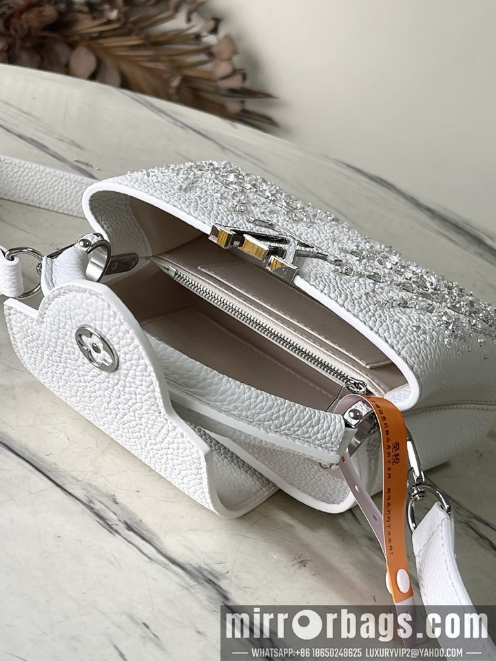 LV Bags Cap M25934 21x13.6x8cm gf