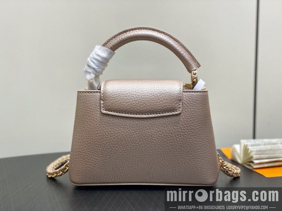 LV Bags Cap M22436 21x14x8cm gf