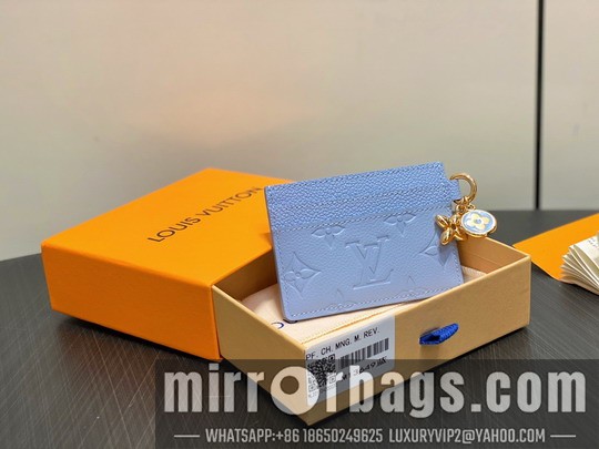 LV Bags Charms M13649 10.2x7.3x0.3cm gf