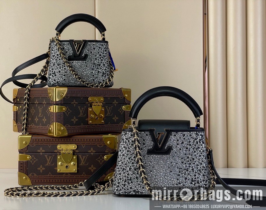 LV Bags Cap M83088 12x8x22cm gf1