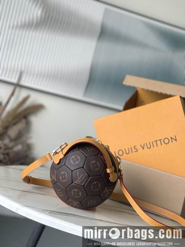 LV Bags SoccerBall M13894 19x19x19cm gf