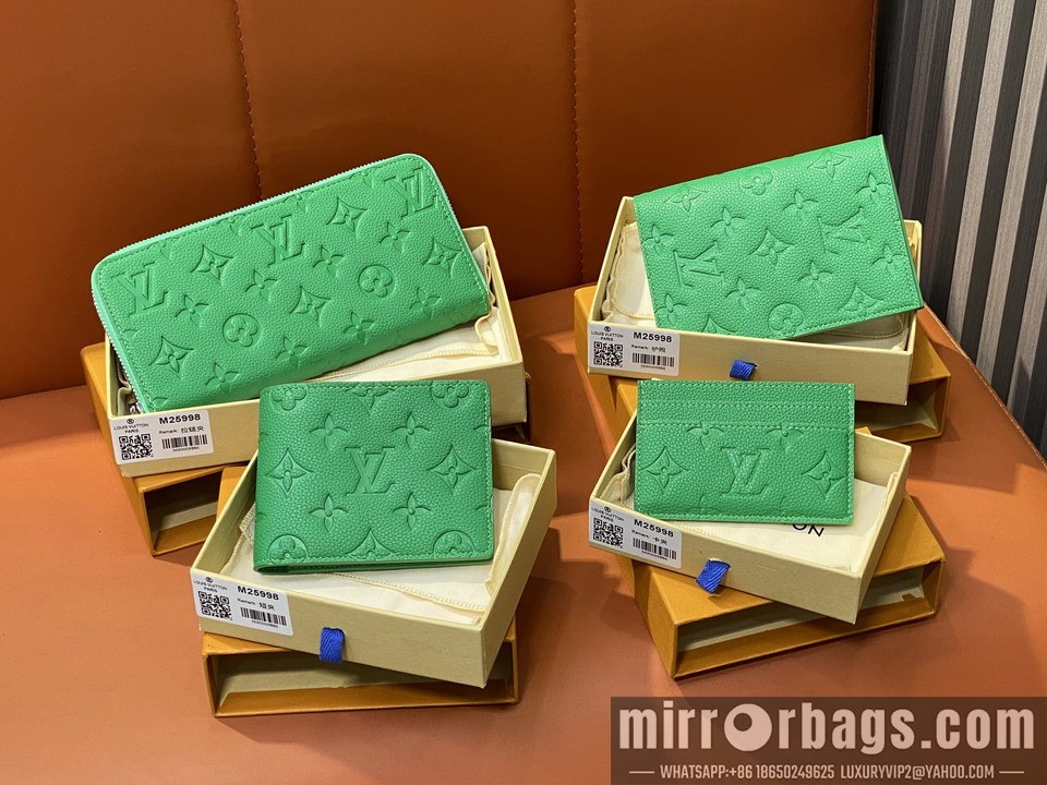 LV Bags M25988 11x7x1.5cm gf